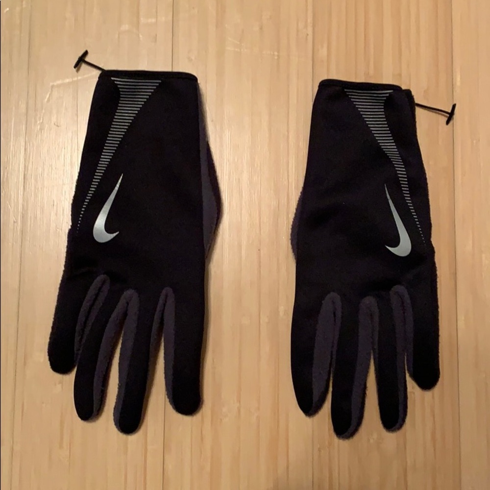Nike gloves